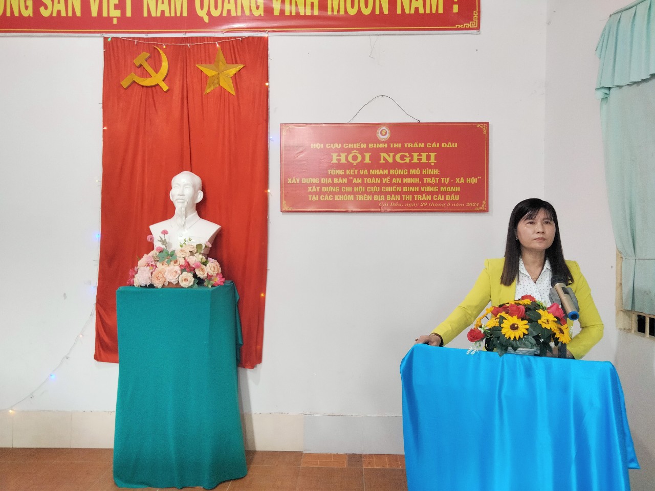 Quang cảnh buổi hội nghị