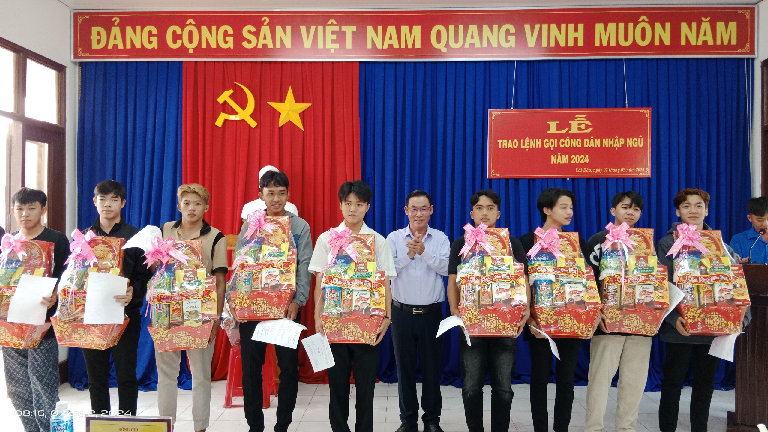 Quang cảnh buổi trao lệnh gọi